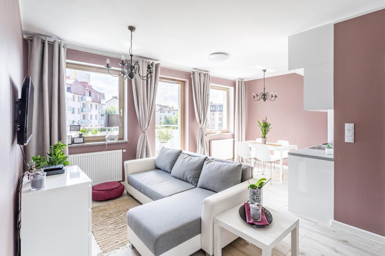 Apartament "Anna" - Kwartal Rozy Wiatrow, 15 Min Spacerem Od Plazy 슈비노우이스쳬 외부 사진