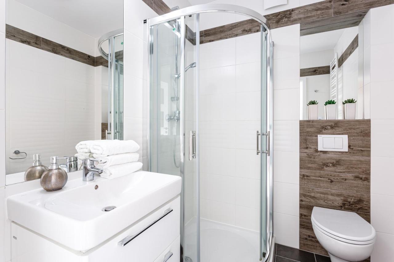 Apartament "Anna" - Kwartal Rozy Wiatrow, 15 Min Spacerem Od Plazy 슈비노우이스쳬 외부 사진